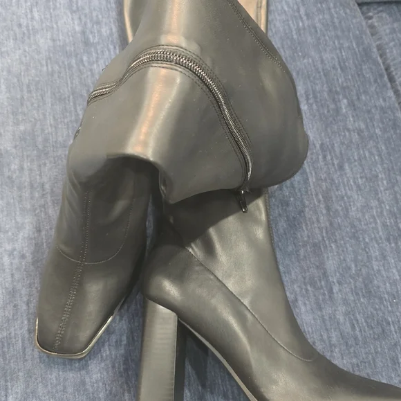 Stretch Long Boots - Picture 2 of 3